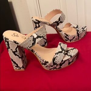 Summer platform sandal, never worn size 10